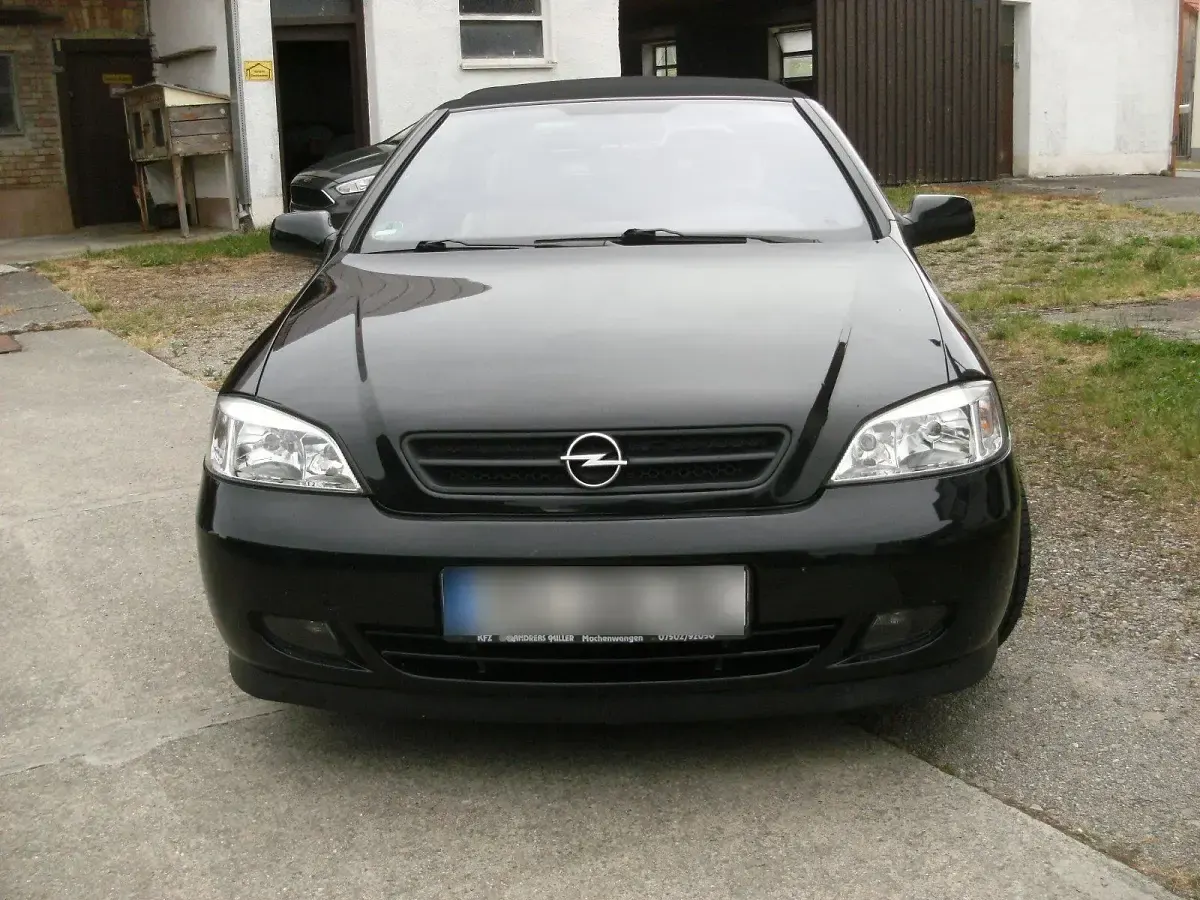 Gebraucht Opel Astra 125 PS (91 kW) 2003 Schwarz Cabrio