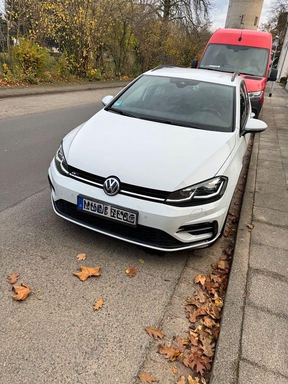 Weiß Gebraucht 2020 VW Golf VII United Kombi | 14.100 € (Fairer Preis) - Bild 1/4