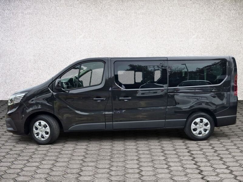 Gebraucht Renault Trafic Life 150 PS (110 kW) 2023 Tenebroschwarz metallic Van / Kleinbus