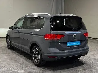 Gebraucht VW Touran Highline 150 PS (110 kW) 2023 Grau Van / Kleinbus