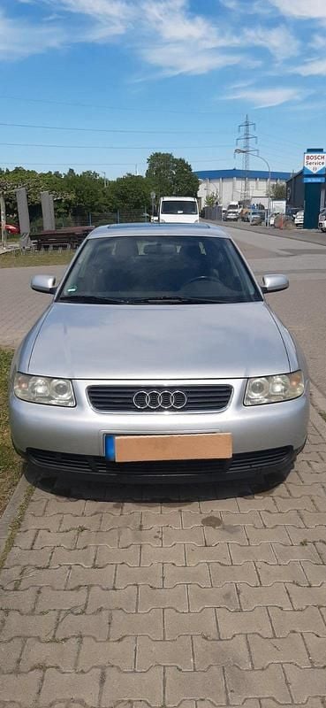Second-hand Audi A3 102 CP (75 kW) 2000 Argintiu Hatchback