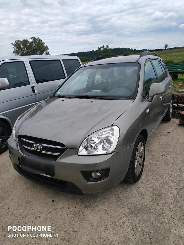Gold Gebraucht 2009 Kia Carens Van / Kleinbus | 550 € (Superpreis) - Bild 1/4