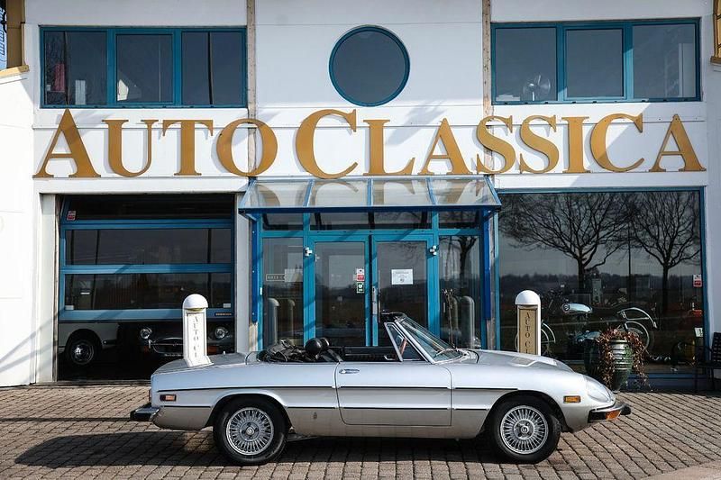 Gebraucht Alfa Romeo Spider 1974 Silber Cabrio
