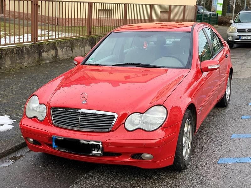 Rot Gebraucht 2002 Mercedes C200 Limousine | 1.000 € (Superpreis) - Bild 1/4