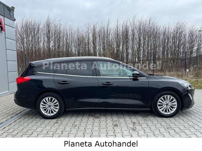 Używany Ford Focus Titanium 120 KM (88 kW) 2020 Czarny Kombi