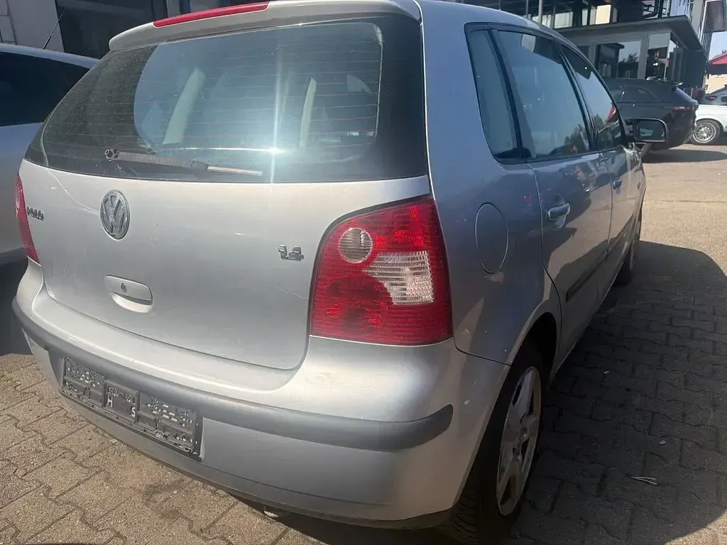 Gebraucht VW Polo Comfortline 75 PS (55 kW) 2003 Silber Limousine