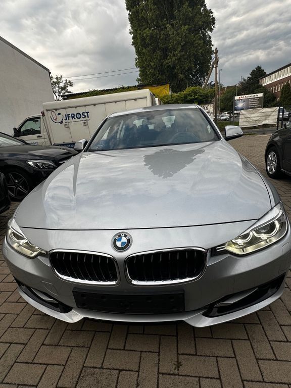 Silber Gebraucht 2014 BMW 316 M Sport Limousine | 11.500 € (Fairer Preis) - Bild 1/4