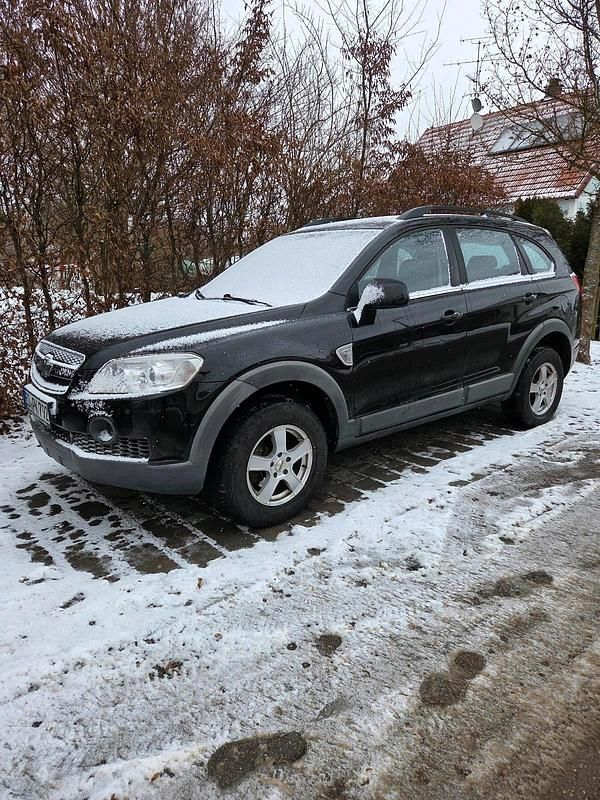 Schwarz Gebraucht 2008 Chevrolet Captiva SUV | 2.100 € - Bild 1/4