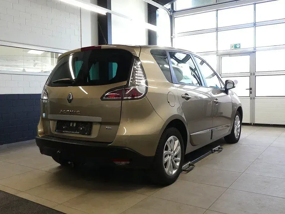 Gebraucht Renault Mégane III LIMITED 116 PS (85 kW) 2015 Beige Limousine