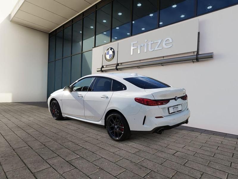 Gebraucht BMW 220 Performance 178 PS (130 kW) 2024 Weiß Coupé