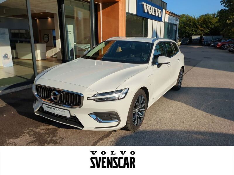 Weiss Gebraucht 2021 Volvo V60 Inscription Kombi | 34.890 € (Guter Preis) - Bild 1/4