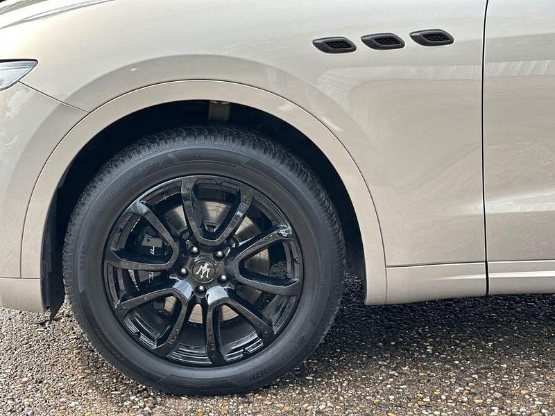 Gebraucht Maserati Levante 275 PS (202 kW) 2017 Silber SUV