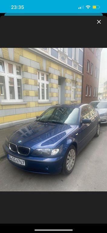 Blau Gebraucht 2004 BMW 320 Limousine | 3.999 € (Guter Preis) - Bild 1/4