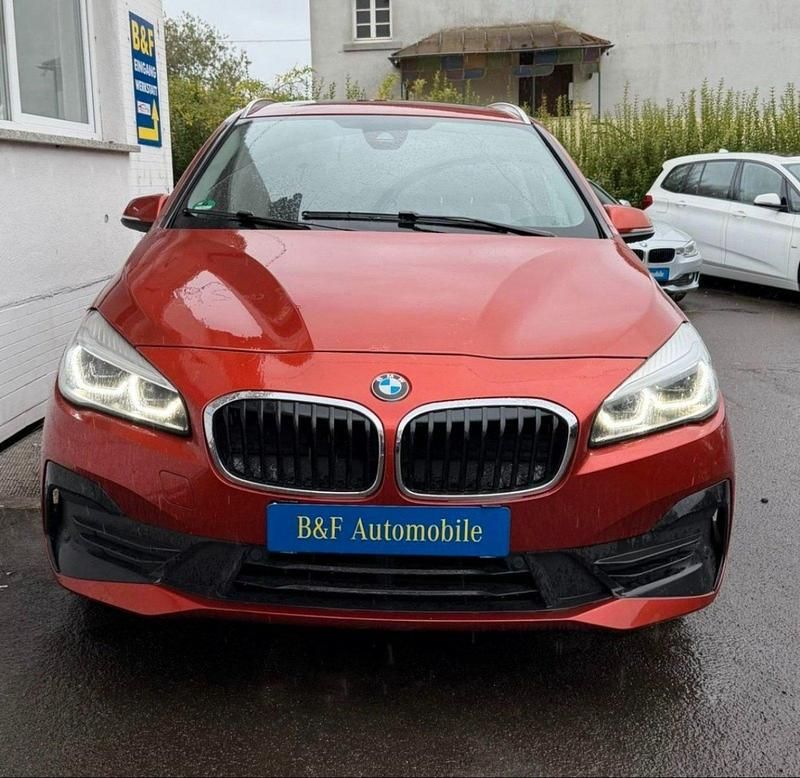 Gebraucht BMW 218 Advantage 150 PS (110 kW) 2018 Orange Kombi