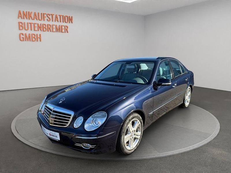 Blau Gebraucht 2007 Mercedes E230 Limousine | 11.945 € - Bild 1/4