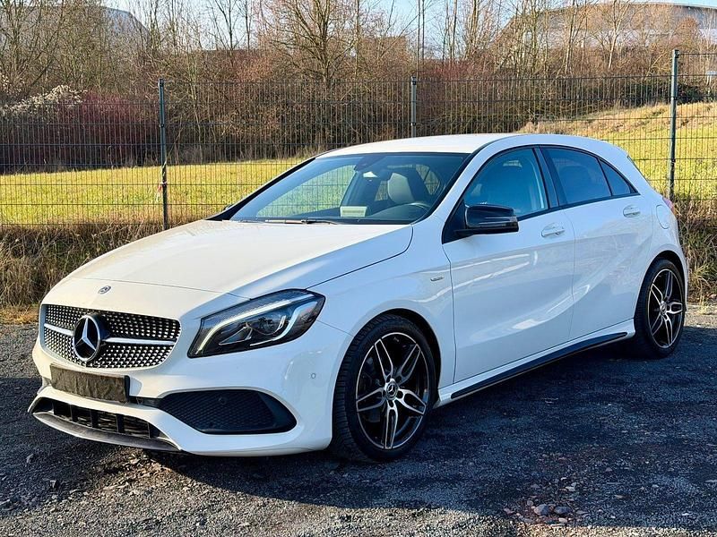 Gebraucht Mercedes A180 AMG line 122 PS (89 kW) 2018 Weiß Kleinwagen