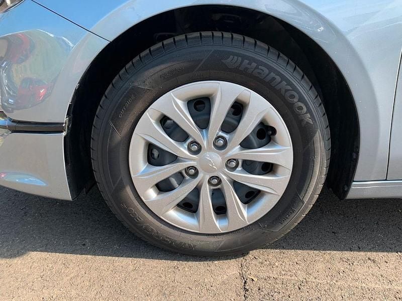 Gebraucht Kia Ceed 101 PS (74 kW) 2025 Grau Kleinwagen