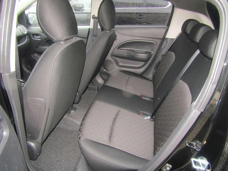 Neu Mitsubishi Space Star Select+ 71 PS (52 kW) 2025 Pianoschwarz (p) Limousine