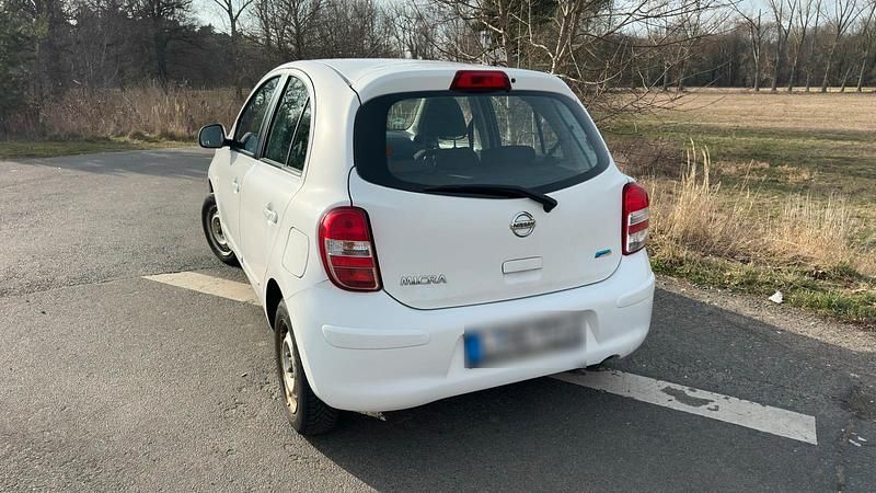 Gebraucht Nissan Micra 80 PS (58 kW) 2012 Weiß Kleinwagen