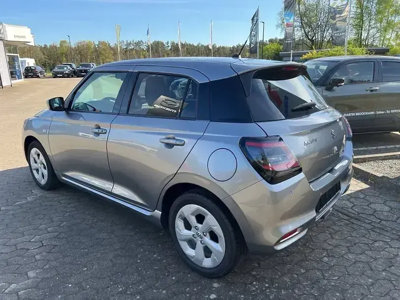 Neu Suzuki Swift Comfort 82 PS (60 kW) 2026 Premium silver metallic Kleinwagen