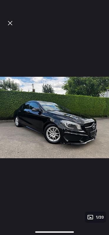 Schwarz Gebraucht 2015 Mercedes CLA200 Limousine | 19.850 € - Bild 1/4