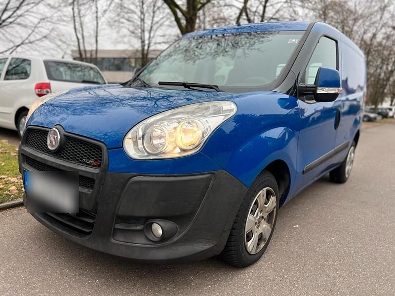 Blau Gebraucht 2011 Fiat Doblò Van / Kleinbus | 2.599 € (Superpreis) - Bild 1/4