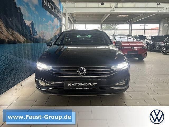 Schwarz perleffekt Gebraucht 2023 VW Passat Alltrack Kombi | 30.950 € (Superpreis) - Bild 1/4