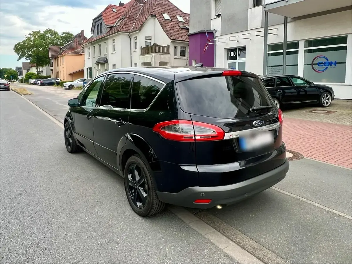 Gebraucht Ford S-MAX S 140 PS (102 kW) 2013 Schwarz Van / Kleinbus