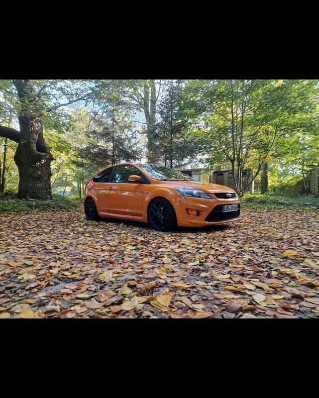 Orange Gebraucht 2010 Ford Focus ST Limousine | 6.000 € (Guter Preis) - Bild 1/4