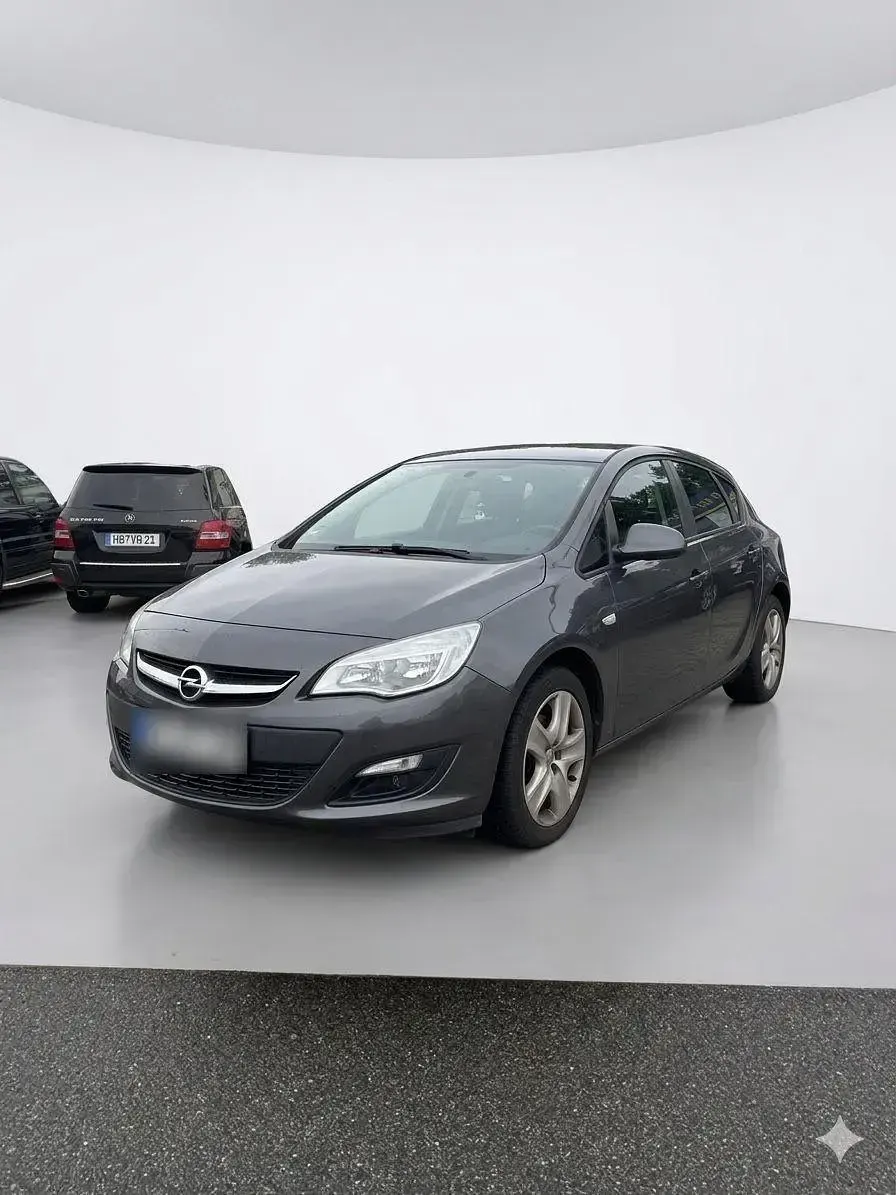 Gebraucht Opel Astra Edition 116 PS (85 kW) 2011 Grau Limousine