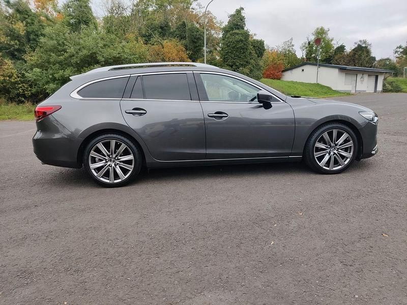 Grau Gebraucht 2019 Mazda 6 Sports-Line Limousine | 18.200 € (Guter Preis) - Bild 1/4