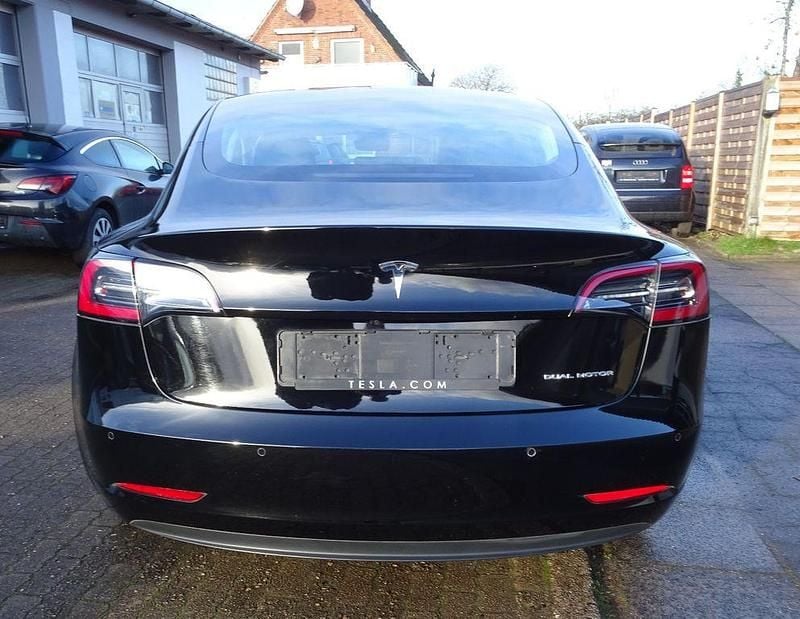 Gebraucht Tesla Model 3 152 kW (208 PS) 2020 Solid black Limousine