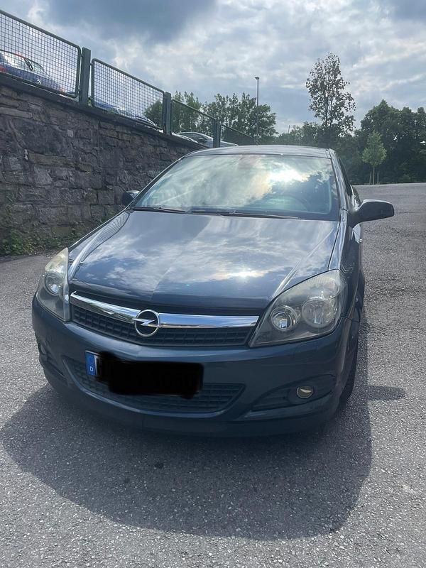 Blau Gebraucht 2009 Opel Astra GTC Coupé | 1.500 € (Superpreis) - Bild 1/4
