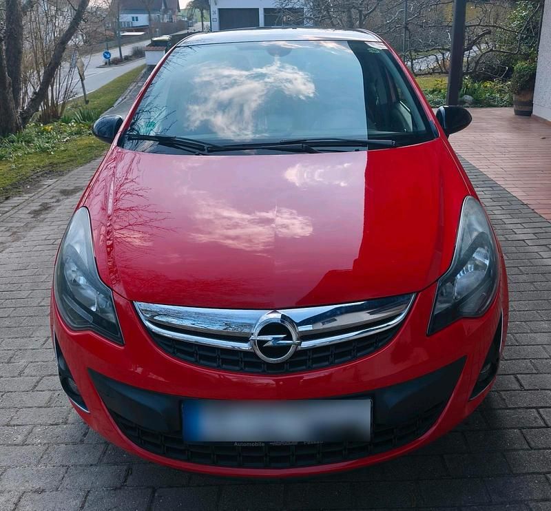 Gebraucht Opel Corsa Edition 101 PS (74 kW) 2014 Rot Kleinwagen
