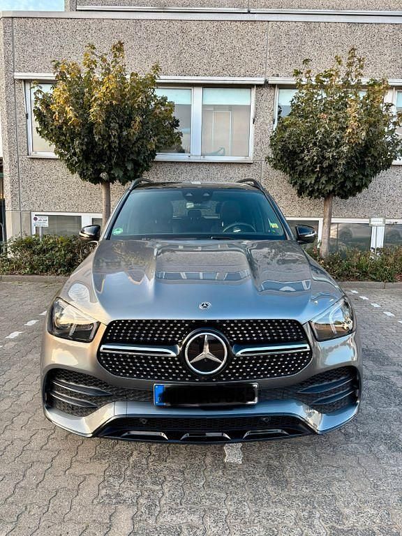 Grau Gebraucht 2020 Mercedes GLE450 AMG AMG line SUV | 61.900 € (Fairer Preis) - Bild 1/4