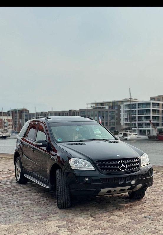 Gebraucht Mercedes ML280 190 PS (139 kW) 2007 Schwarz SUV