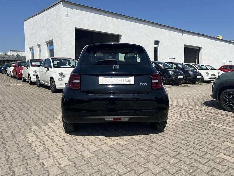Gebraucht Fiat 500e 86 kW (118 PS) 2023 Schwarz Kleinwagen