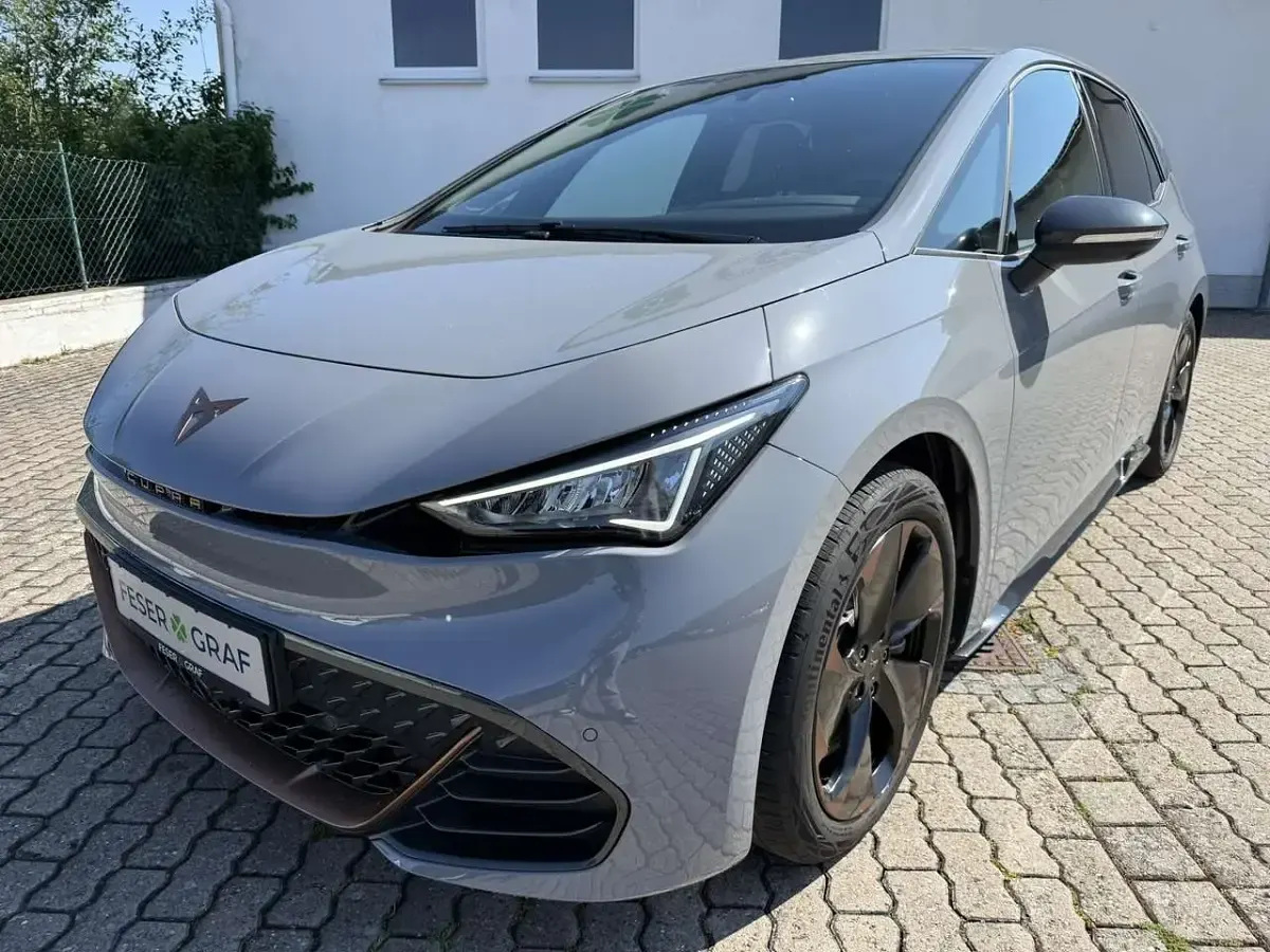 Gebraucht Cupra Born e-Boost 169 kW (231 PS) 2024 Vaporgrau Kleinwagen