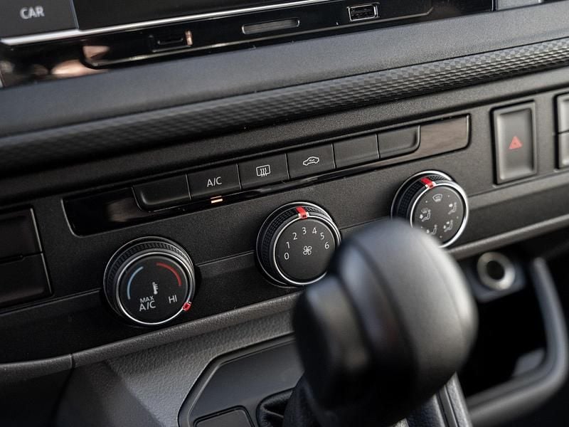 Gebraucht VW Transporter 150 PS (110 kW) 2021 Weiß Van