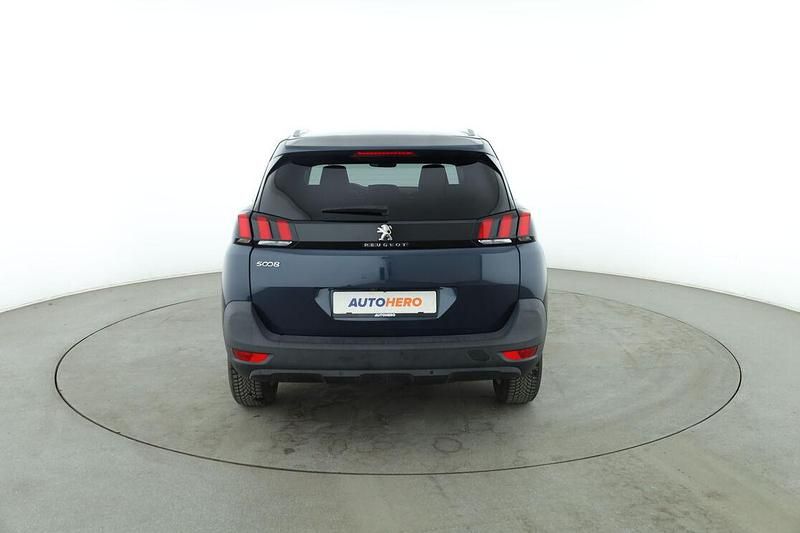 Gebraucht Peugeot 5008 Active 131 PS (96 kW) 2018 Blau SUV