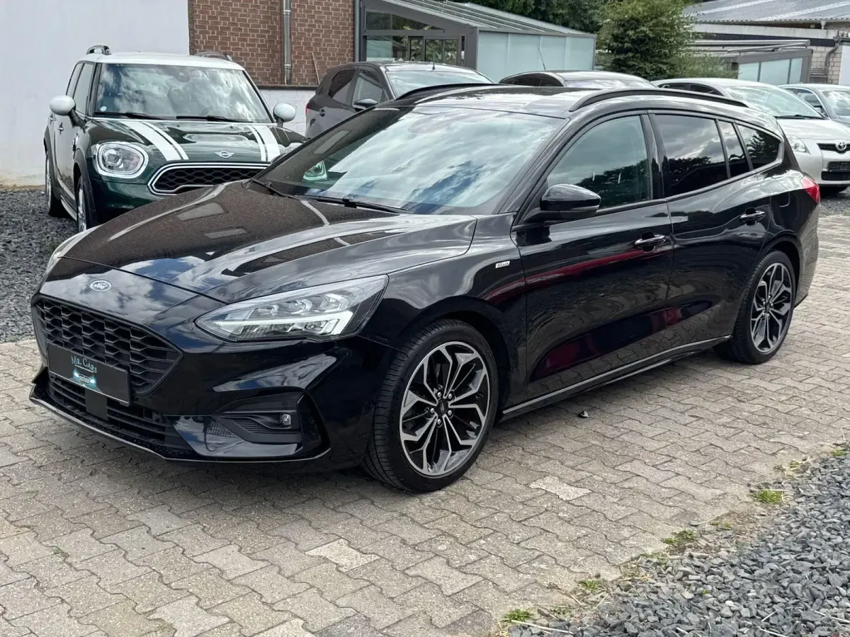 Gebraucht Ford Focus ST-Line 150 PS (110 kW) 2020 Schwarz Kombi
