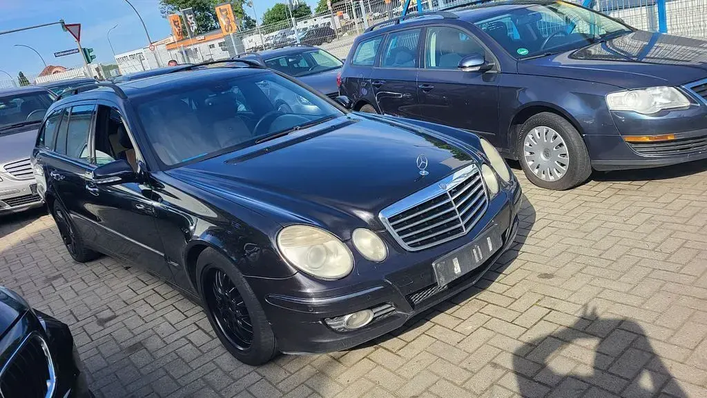 Gebraucht Mercedes E320 Avantgarde 224 PS (164 kW) 2007 Schwarz Limousine