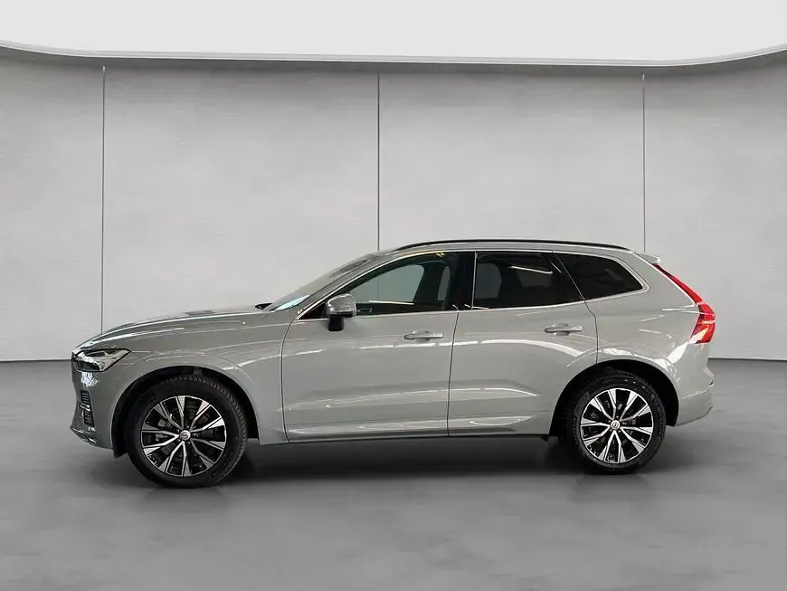 Używany Volvo XC60 Core 250 KM (183 kW) 2024 Szary SUV