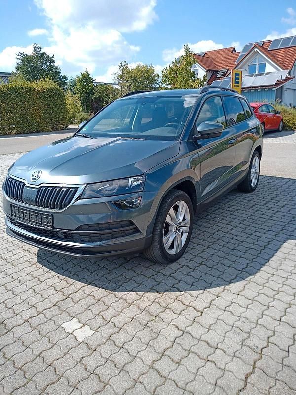 Grau Gebraucht 2019 Skoda Karoq SUV | 17.999 € (Guter Preis) - Bild 1/4
