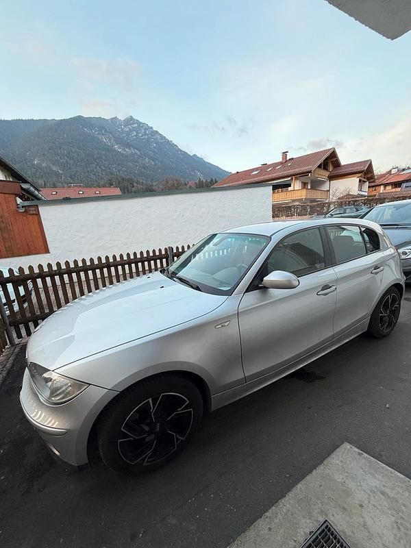 Gebraucht BMW 118 129 PS (94 kW) 2007 Silber Kleinwagen