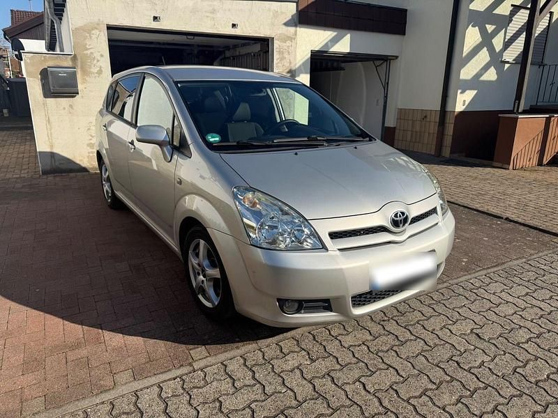Gebraucht Toyota Corolla Verso 136 PS (100 kW) 2007 Silber Van / Kleinbus