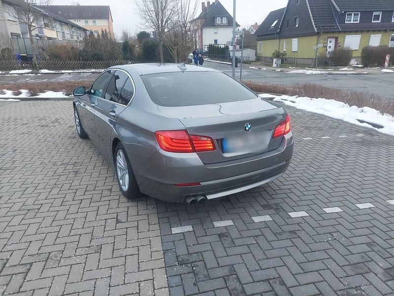 Gebraucht BMW 530 258 PS (189 kW) 2012 Grau Limousine