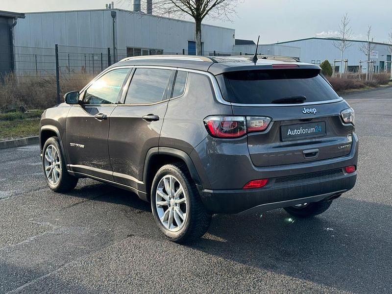 Gebraucht Jeep Compass Limited 150 PS (110 kW) 2021 Grau SUV