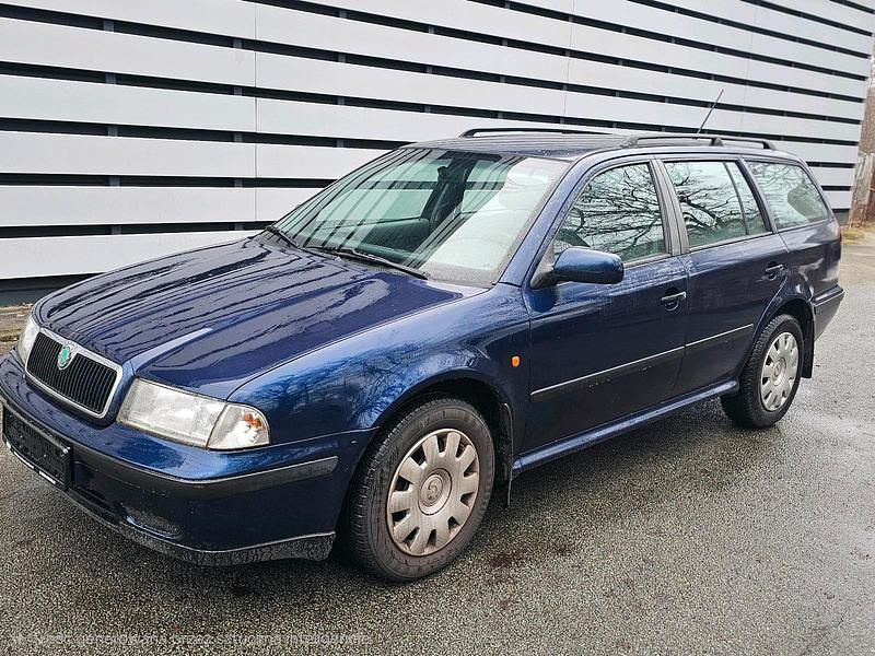 Blau Gebraucht 1999 Skoda Octavia Kombi | 750 € (Superpreis) - Bild 1/4