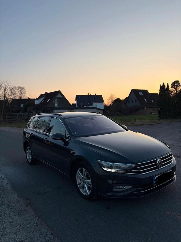Gebraucht VW Passat 150 PS (110 kW) 2019 Grau Kombi